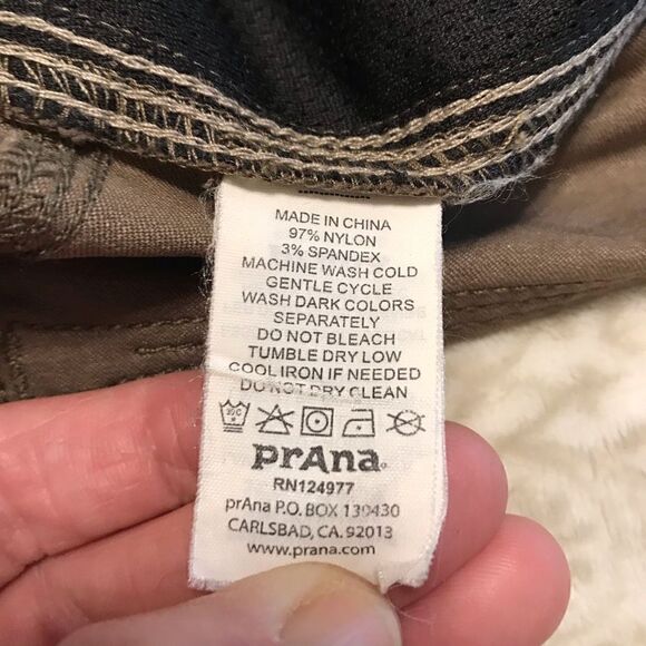 Men’s PrAna Zion Cargo Shorts. XXL. Color- Mud. Like New! - Picture 9 of 12